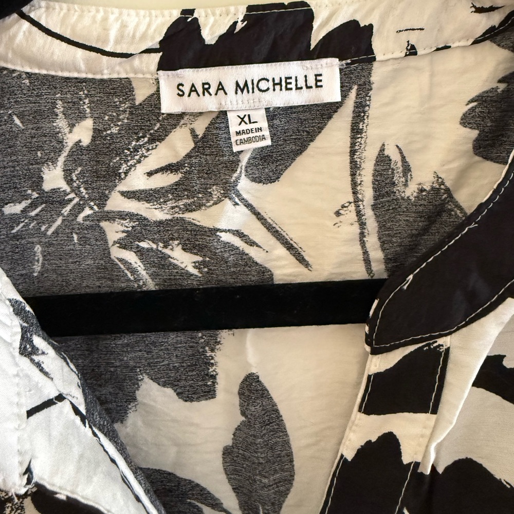 Sara Michelle Women's Top - Picture 2 of 4